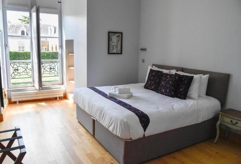 带2个卧室的套房, Chateau De Jalesnes