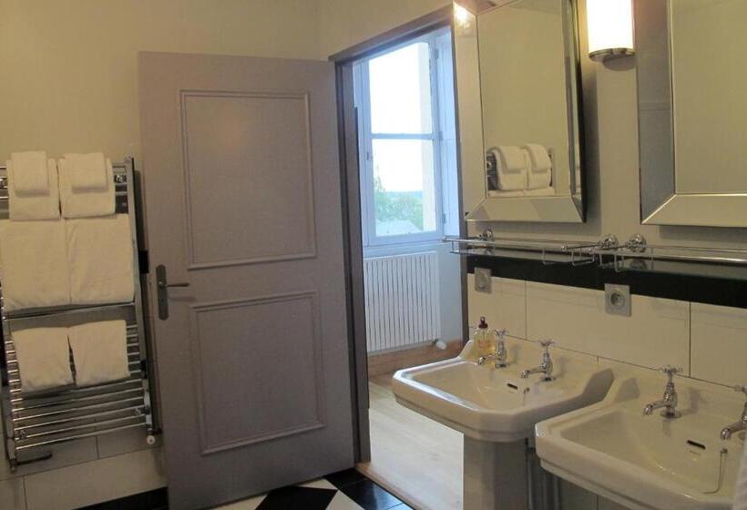 带2个卧室的套房, Chateau De Jalesnes