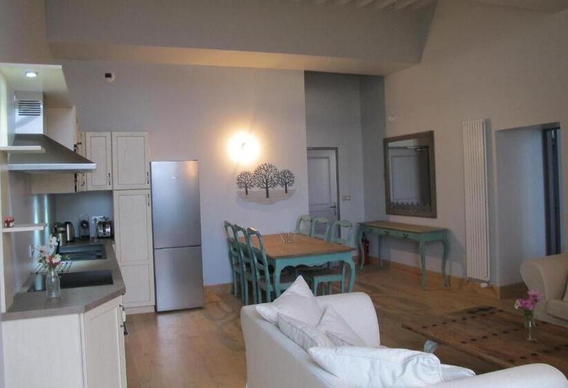 带2个卧室的套房, Chateau De Jalesnes