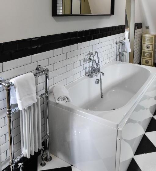 标准工作室, Chateau De Jalesnes