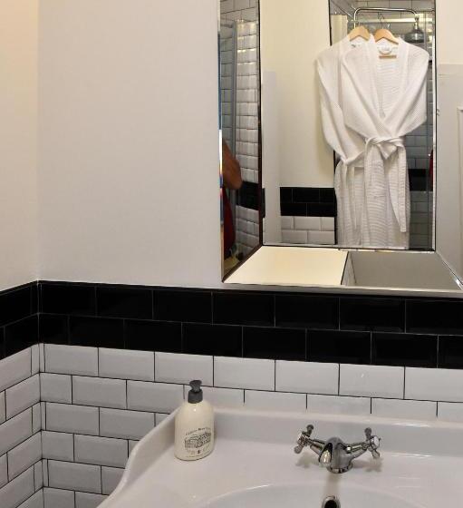 标准工作室, Chateau De Jalesnes