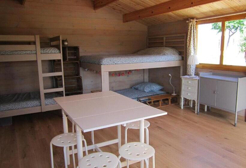 کلبه ییلاقی, La Grange De Campaulise   Camping à La Ferme   Hébergements   Mont Ventoux