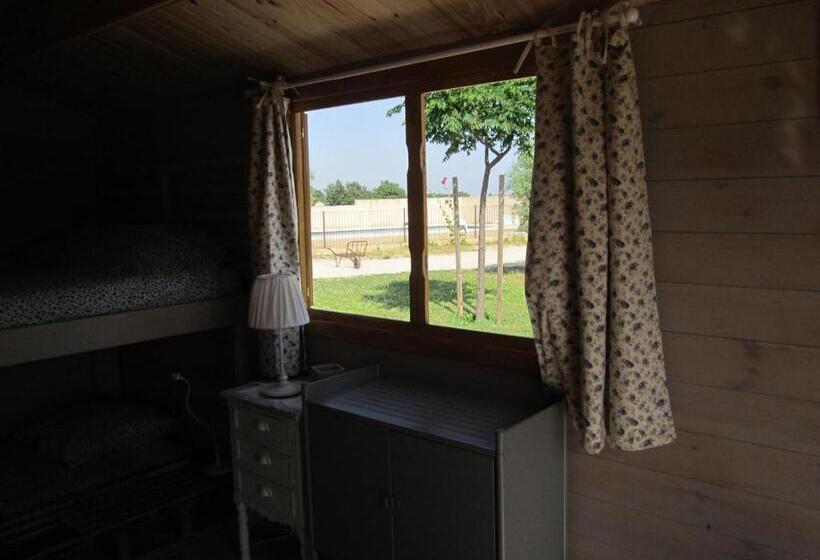 کلبه ییلاقی, La Grange De Campaulise   Camping à La Ferme   Hébergements   Mont Ventoux