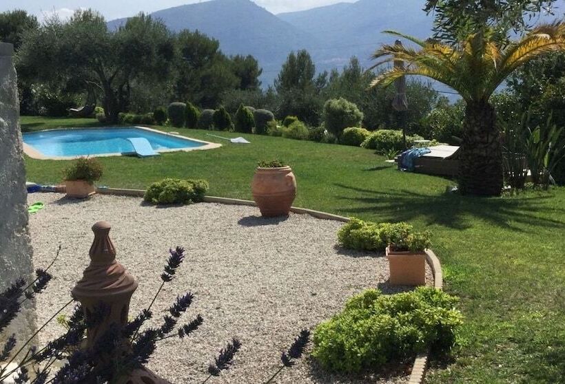 סוויטה משפחתית, Mas De Provence En Riviera