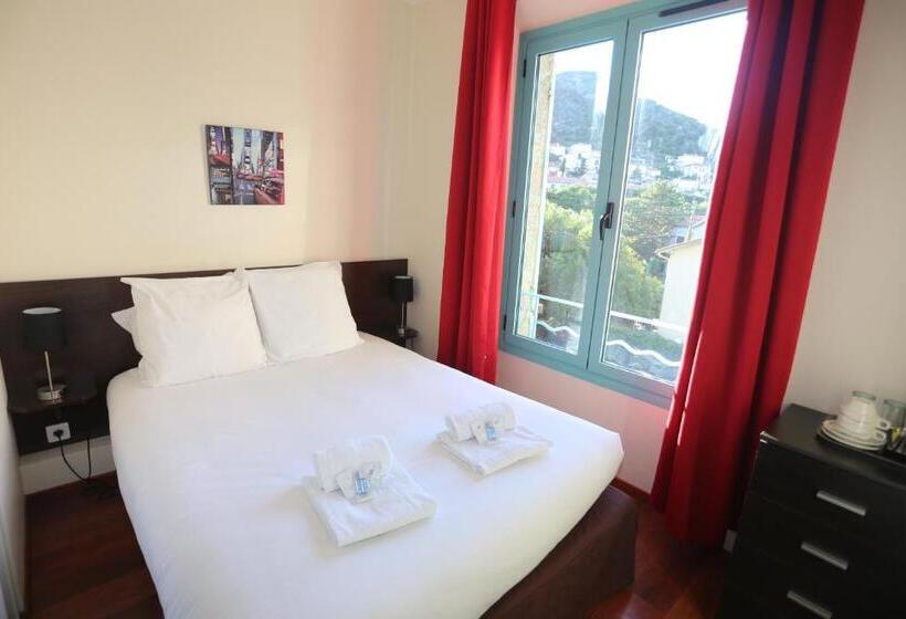 חדר בסיסי, O Sullivans Bar And