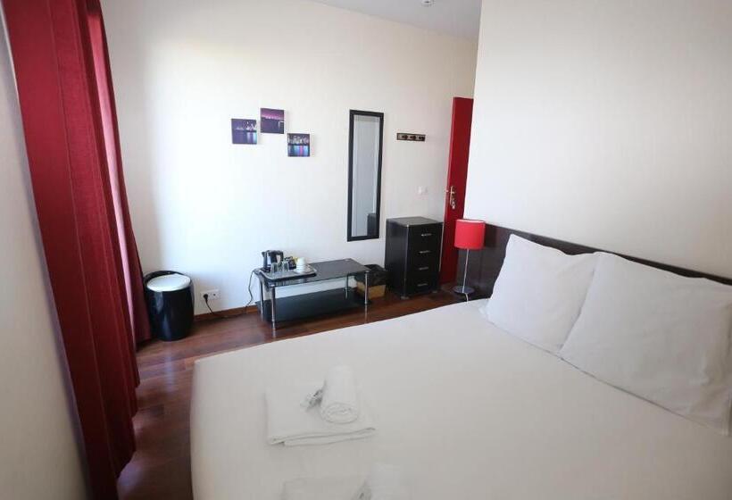 חדר סטנדרט נוף לים עם טרסה, O Sullivans Bar And