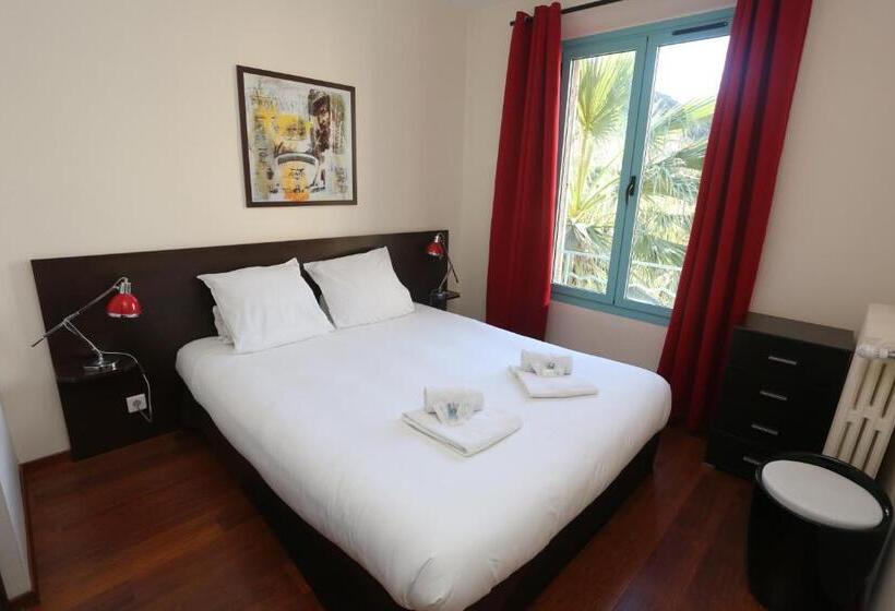 דירת חדר שינה עם טרסה ונוף לים, O Sullivans Bar And