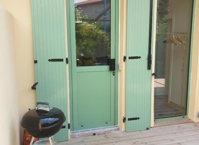 דירה בת חדר שינה 1 עם מרפסת, O Sullivans Bar And