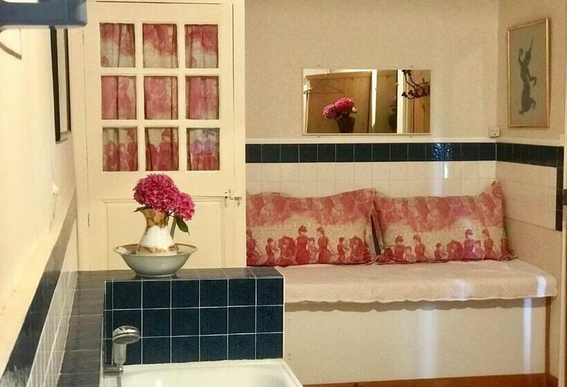 标准间带山景, Chateau De Martigny