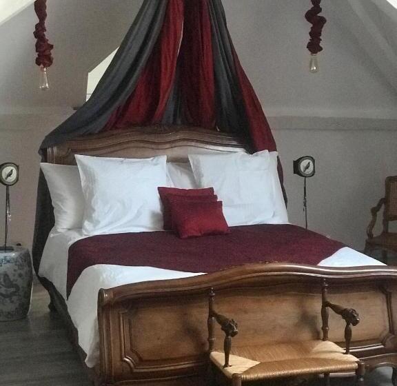 家庭间, Chateau De Martigny