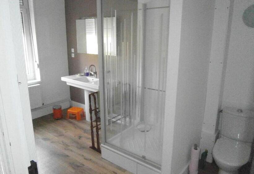 标准间, Bruneval House