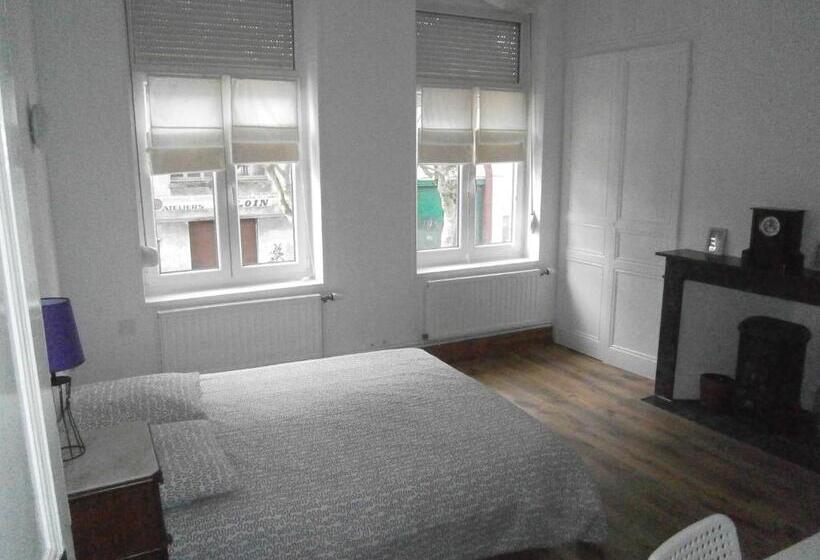 标准间, Bruneval House