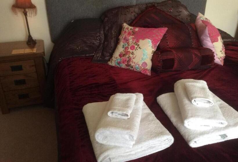 キングサイズベッドのスーペリアルーム, Cheltenham Lawn And Pittvile Gallery