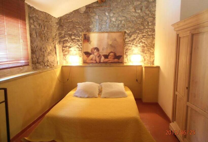 غرفة قياسية, La Chamberte