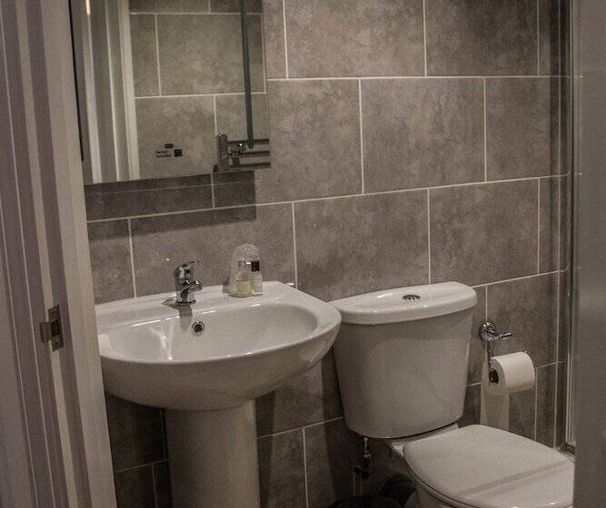 スタンダードルーム, The Lion And The Lamb