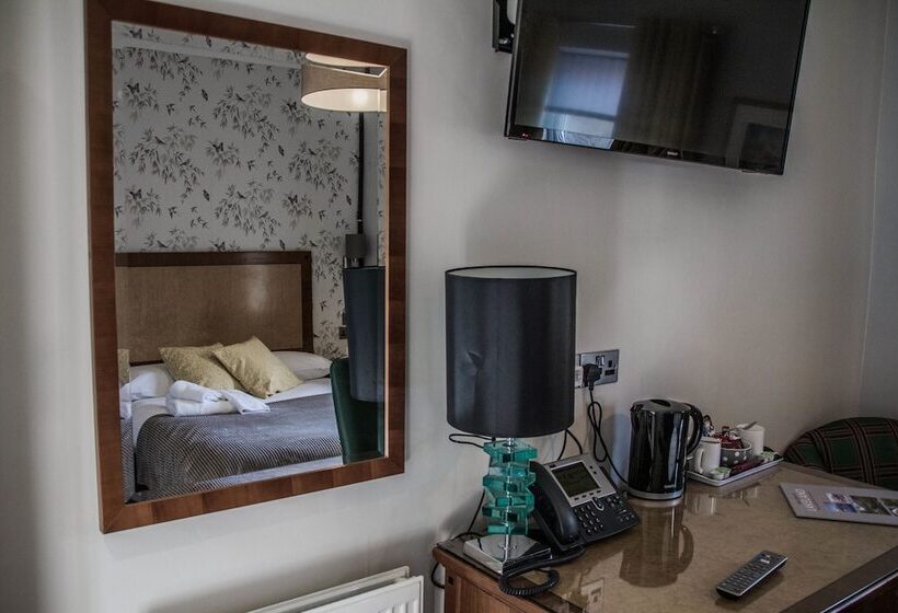 スタンダードルーム, The Lion And The Lamb