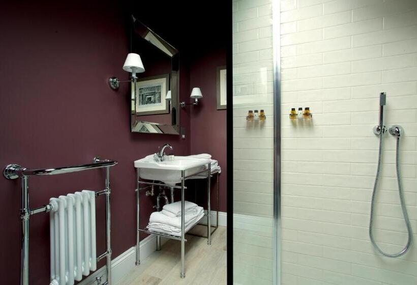 غرفة ديلوكس عائلية, The Northgate