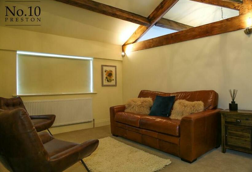 جناح رئاسى, No.10 Preston