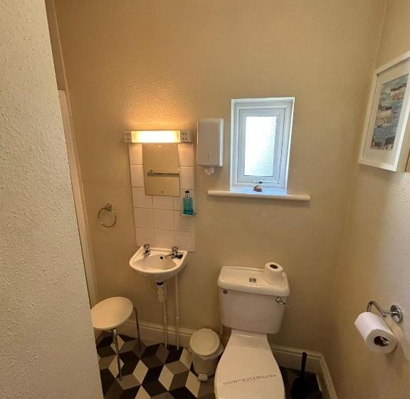 اتاق استاندارد یک نفره با چشم‌انداز دریا, The Lyndhurst Guest House