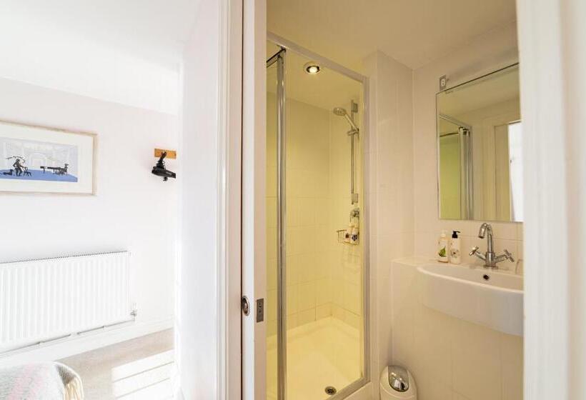 スタンダードルーム, George And Dragon