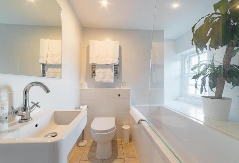 デラックスルーム, George And Dragon