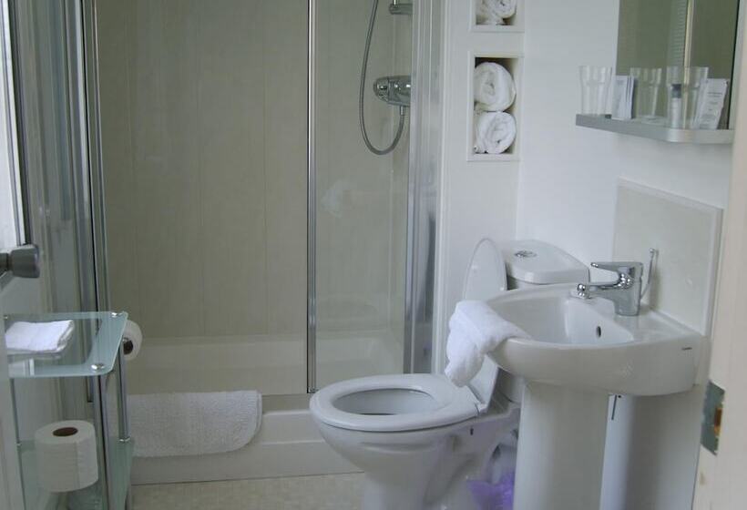 اتاق استاندارد, The Elbow Room