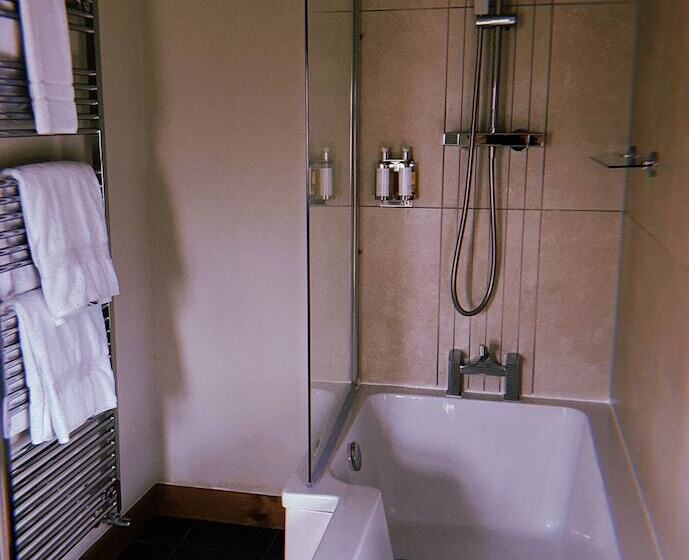 デラックスルーム, The Queens At Horton