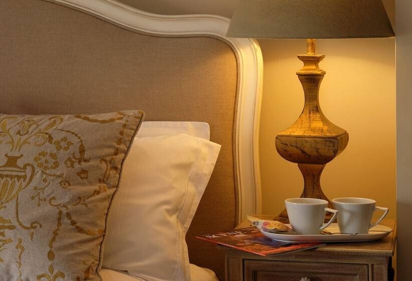 デラックスルーム, The Queens At Horton