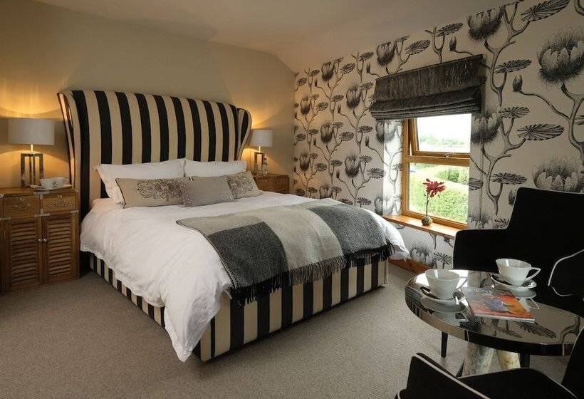 デラックスルーム, The Queens At Horton