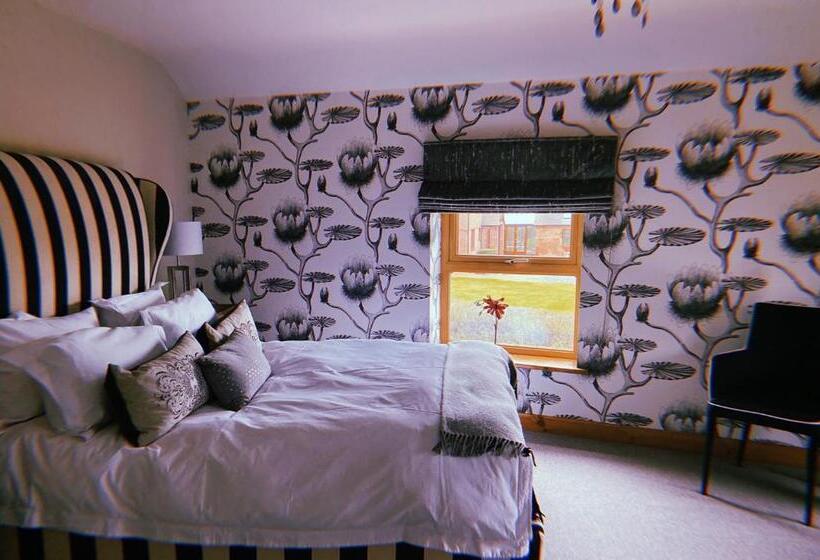 デラックスルーム, The Queens At Horton