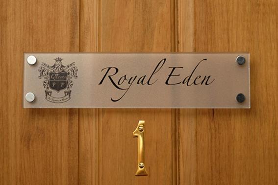 キングサイズベッドのスタンダードルーム, The Queens At Horton