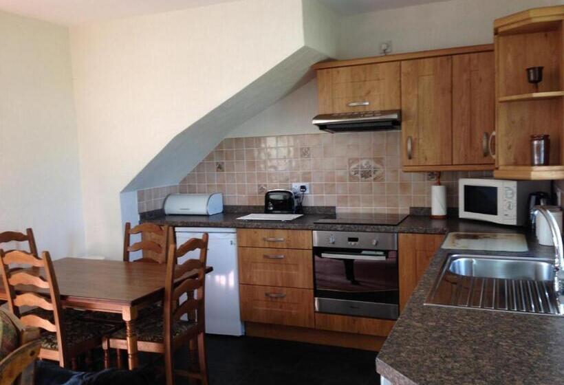 منزل غرفتين نوم, Eastwood Cottage