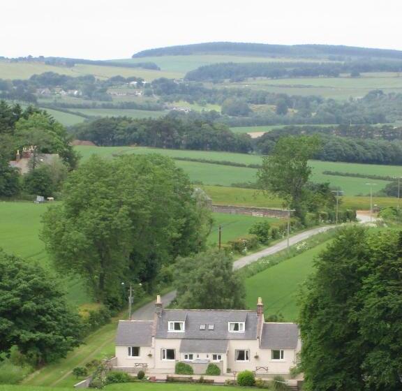 منزل غرفتين نوم, Eastwood Cottage