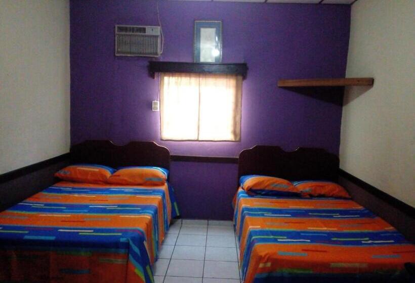 اتاق لوکس, Latino