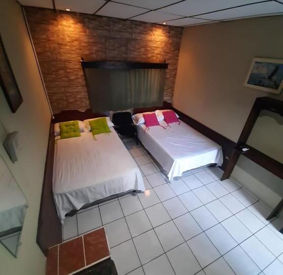 اتاق سوپریور, Latino