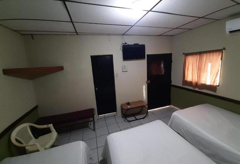 اتاق لوکس خانوادگی, Latino