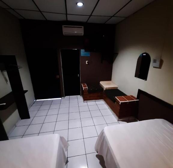 اتاق سوپریور, Latino