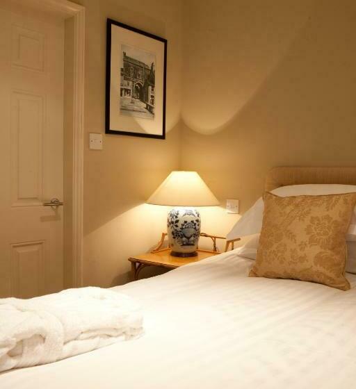 エクゼクティブルーム, The Cavendish Arms