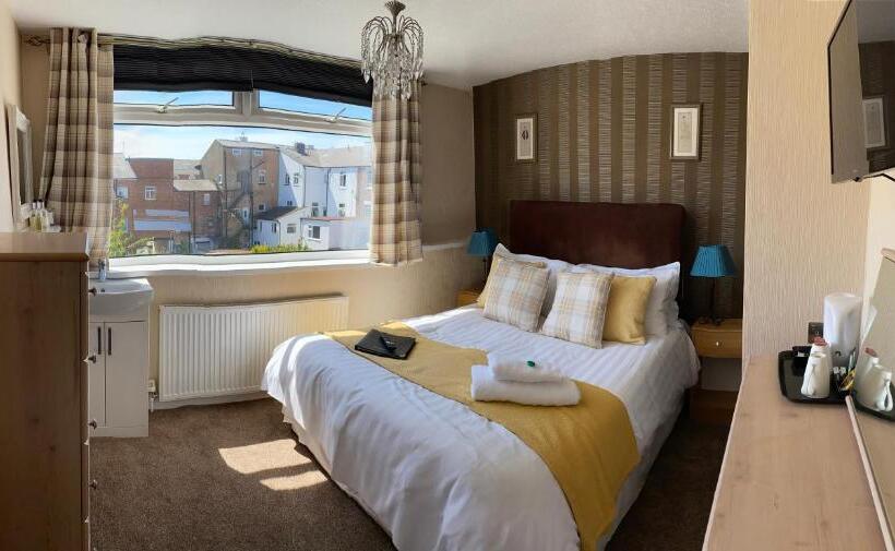 غرفة قياسية مع حمام خارجي, Adelphi Guest House