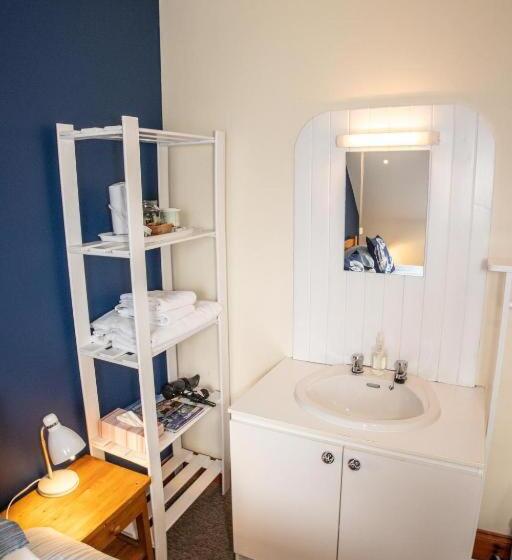 منزل غرفة نوم واحدة, Arle Lodge