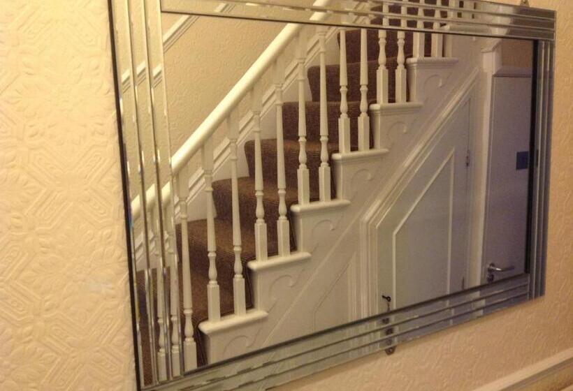 스탠다드 룸, Claydens