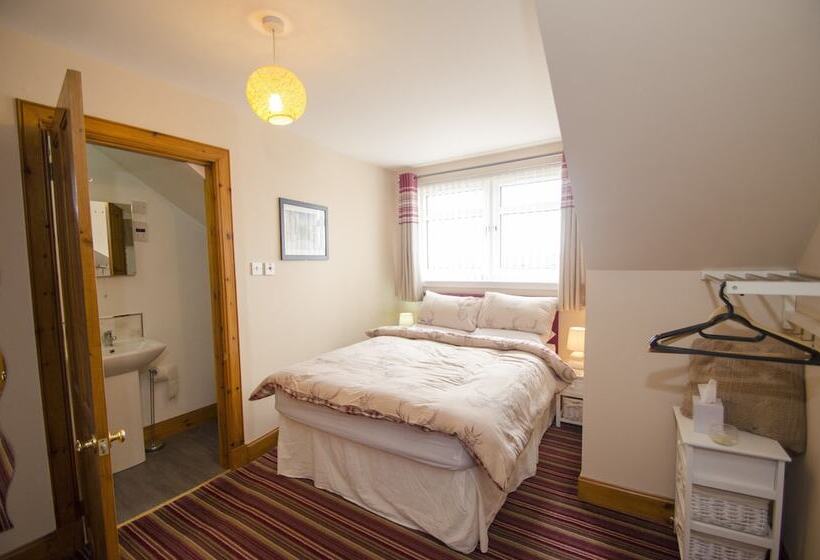 غرفة قياسية مطلّة علي الحديقة, Knights Rest Guest House