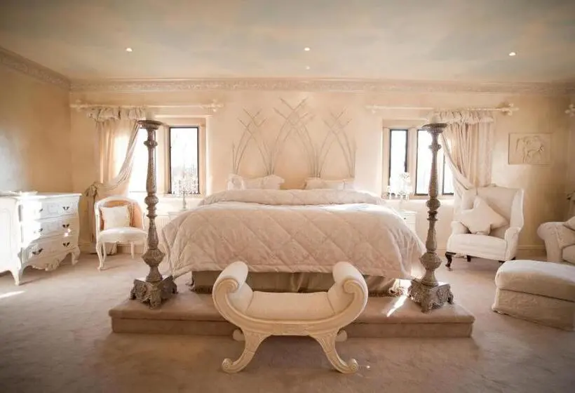 スイート, Manor Court