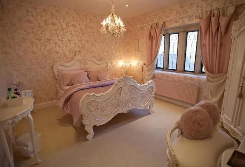 デラックスルーム, Manor Court