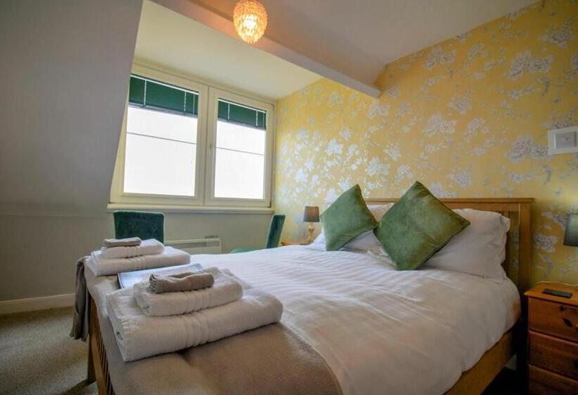 スタンダードルーム, Sinai House