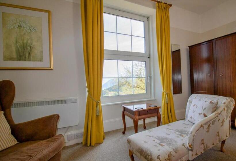 キングサイズベッドのスタンダードルーム, Sinai House