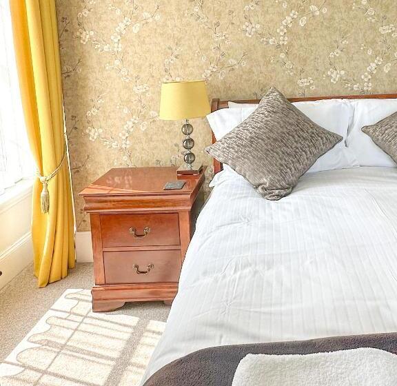 キングサイズベッドのスタンダードルーム, Sinai House