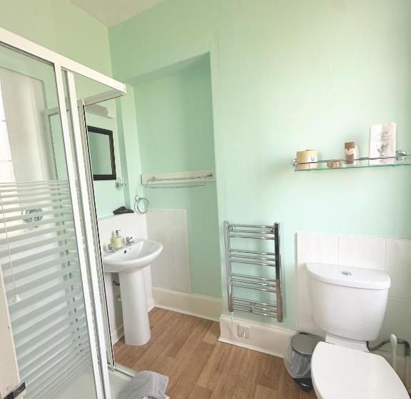 オーシャンビュースタンダードルーム, Sinai House