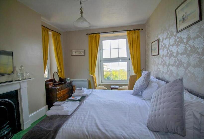 オーシャンビュースタンダードルーム, Sinai House