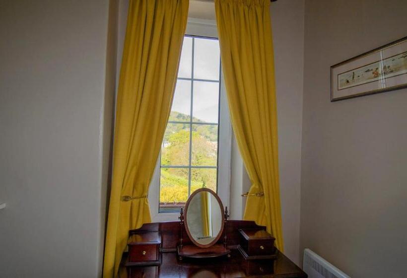 オーシャンビュースタンダードルーム, Sinai House